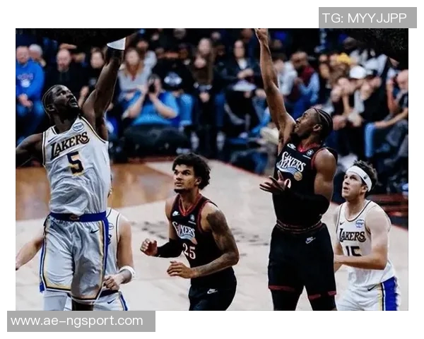 马克西表现出色16投7中砍下22分9篮板7助攻1抢断助力球队胜利